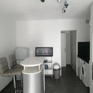 https://studio-port-de-hyeres.fr-provencehotel.com